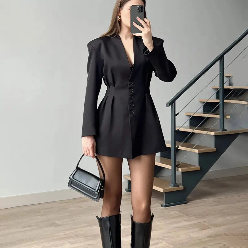 Elegantes Damen Kleid mit V-Ausschnitt & Knopfleiste – Langarm Blazer-Stil Moeller