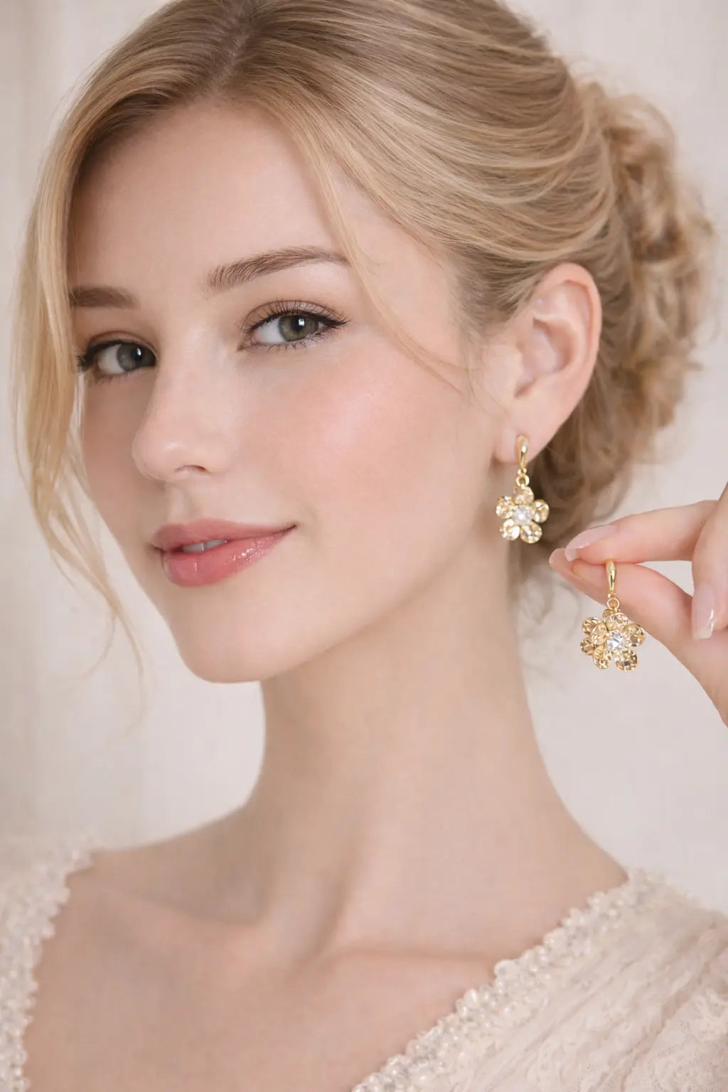 Goldene Blumen Ohrringe – Funkelnde Blüten Ohrhänger – Eleganter Modeschmuck – Geschenk für Frauen Moellerzon